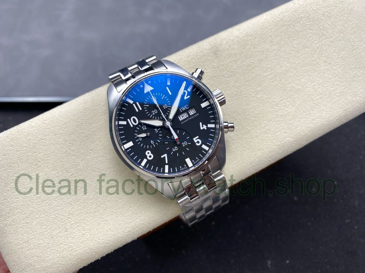TW Factory IWC Pilot Chronograph IW388113 43mm Arabic Numerals Black Dial (3) TW Factory IWC Pilot Chronograph IW388113 43mm Arabic Numerals Black Dial (3)
