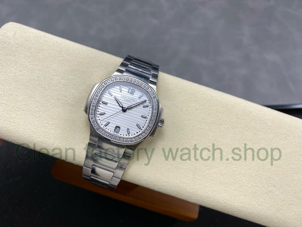TW Factory Patek Philippe Nautilus 71181200A-010 Diamond Bezel White Dial (2) TW Factory Patek Philippe Nautilus 71181200A-010 Diamond Bezel White Dial (2)