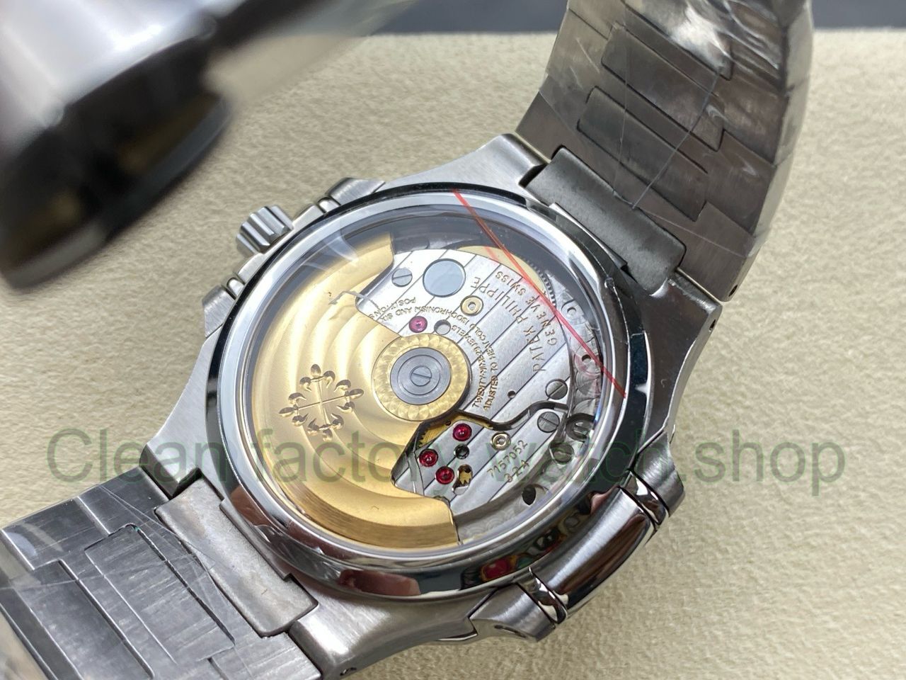 TW Factory Patek Philippe Nautilus 71181200A-010 Diamond Bezel White Dial (6) TW Factory Patek Philippe Nautilus 71181200A-010 Diamond Bezel White Dial (6)