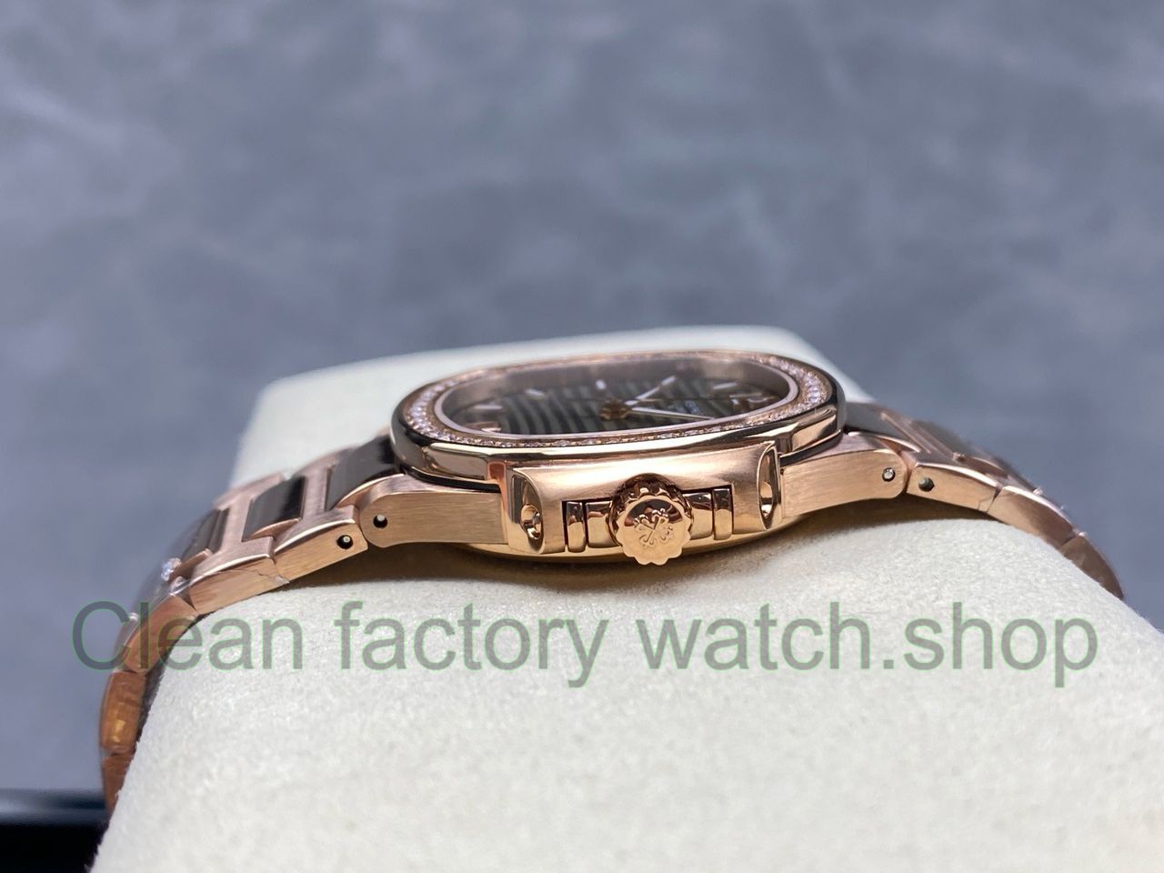 TW Factory Patek Philippe Nautilus 71181200R-010 Rose Gold Diamond Bezel Golden Champagne Dial (7) TW Factory Patek Philippe Nautilus 71181200R-010 Rose Gold Diamond Bezel Golden Champagne Dial (7)