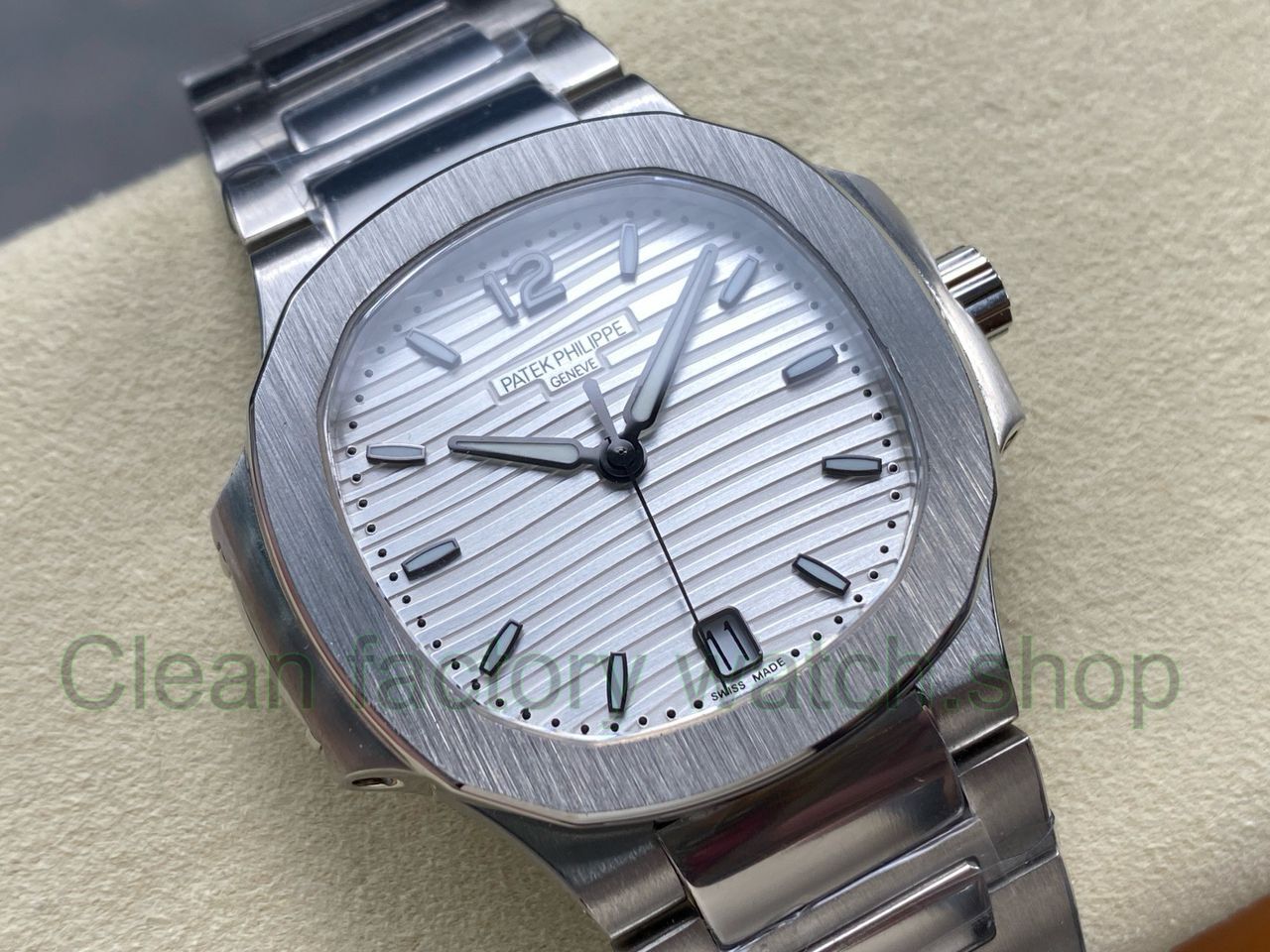 TW Factory Patek Philippe Nautilus 71181A-010 White Dial (5) TW Factory Patek Philippe Nautilus 71181A-010 White Dial (5)