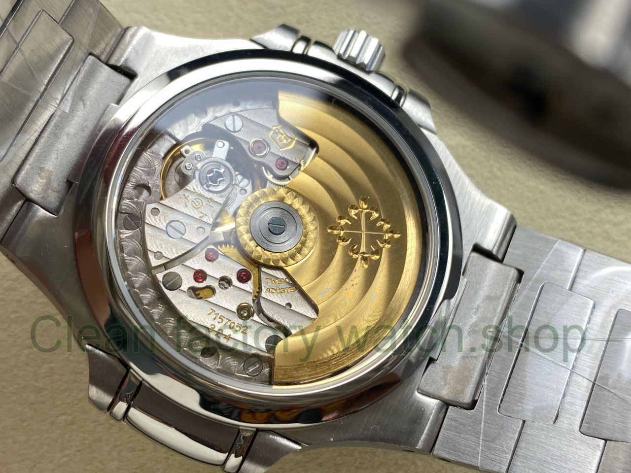 TW Factory Patek Philippe Nautilus 71181A-010 White Dial (6) TW Factory Patek Philippe Nautilus 71181A-010 White Dial (6)