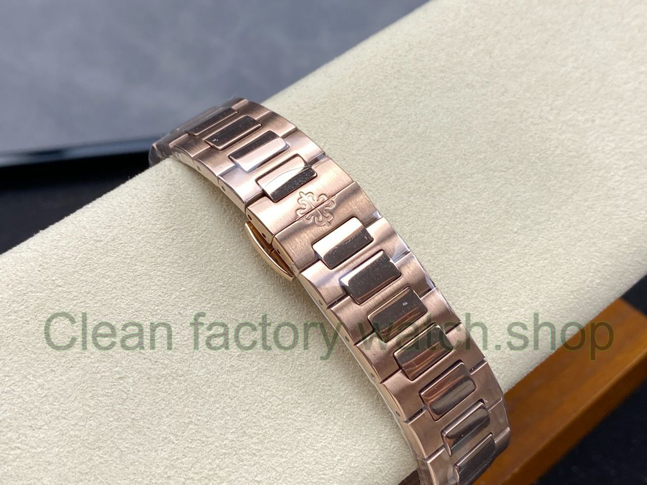 TW Factory Patek Philippe Nautilus 71181R-001 Rose Gold Diamond Bezel White Dial (9) TW Factory Patek Philippe Nautilus 71181R-001 Rose Gold Diamond Bezel White Dial (9)