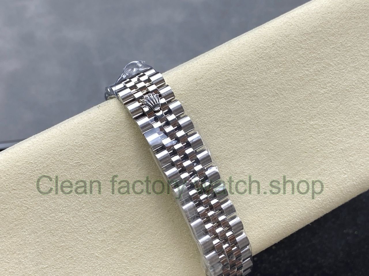 ARF Factory Counterweight Rolex Datejust Jubilee 278384RBR 31mm Diamond Bezel Roman Numerals Silver Dial Jubilee (6) ARF Factory Counterweight Rolex Datejust Jubilee 278384RBR 31mm Diamond Bezel Roman Numerals Silver Dial Jubilee (6)