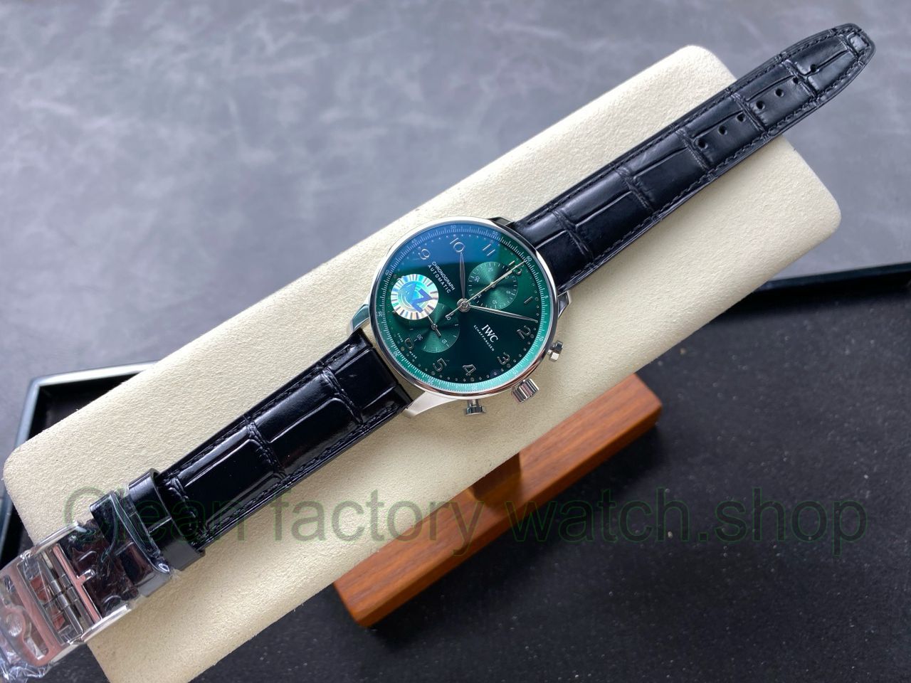 AZ Factory IWC Portuguese Chronograph IW371615 41mm Arabic Numerals Green Dial (10) AZ Factory IWC Portuguese Chronograph IW371615 41mm Arabic Numerals Green Dial (10)