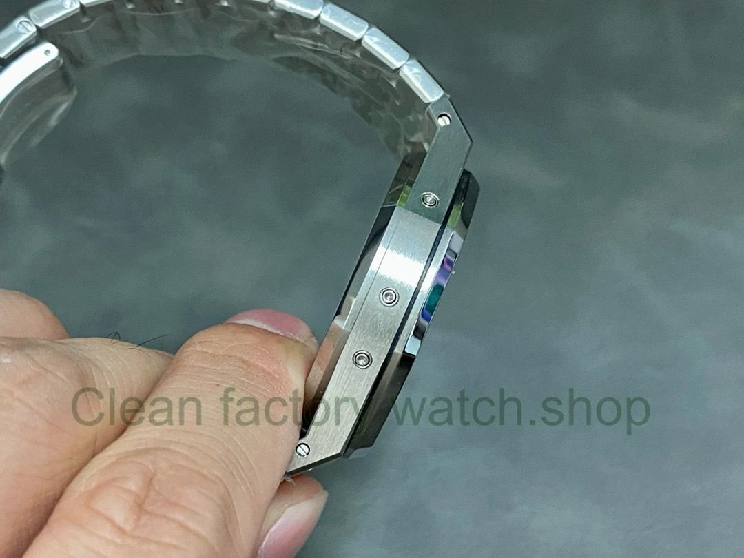 Audemars Piguet Royal Oak Perpetual Calendar Modified And Customized Moissanite Bezel Red Dial (12) Audemars Piguet Royal Oak Perpetual Calendar Modified And Customized Moissanite Bezel Red Dial (12)