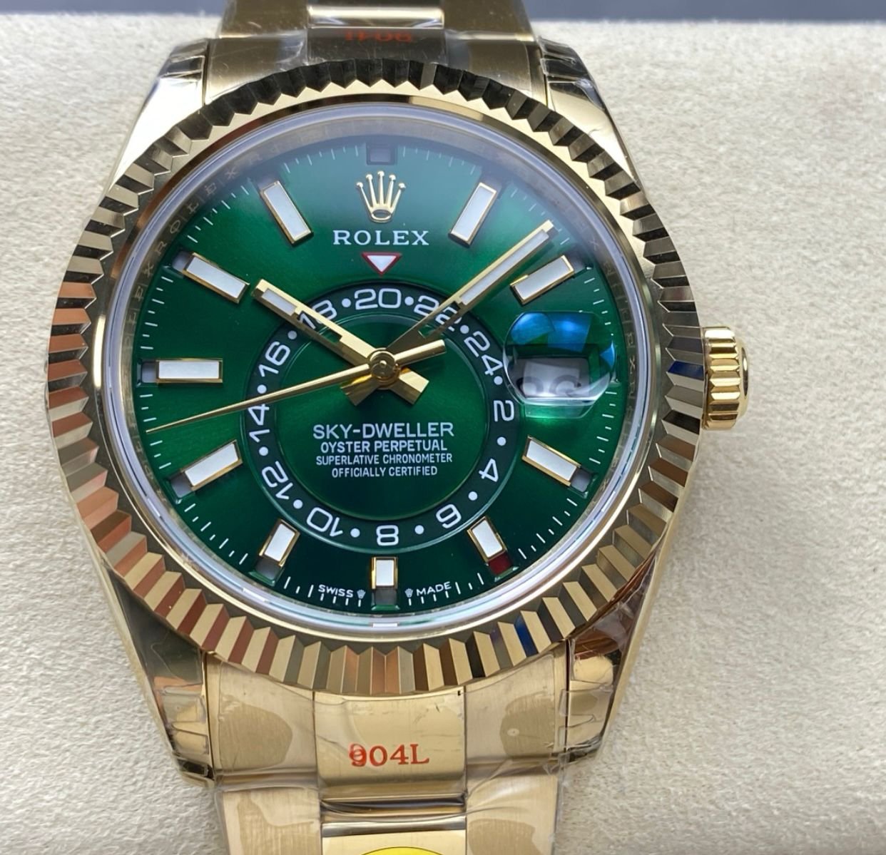 Noob Factory Rolex Sky-Dweller 336938-0007 42mm Yellow Gold Green Dial 1 Noob Factory Rolex Sky Dweller 336938 0007 42mm Yellow Gold Green Dial 15 Clean Factory Watch