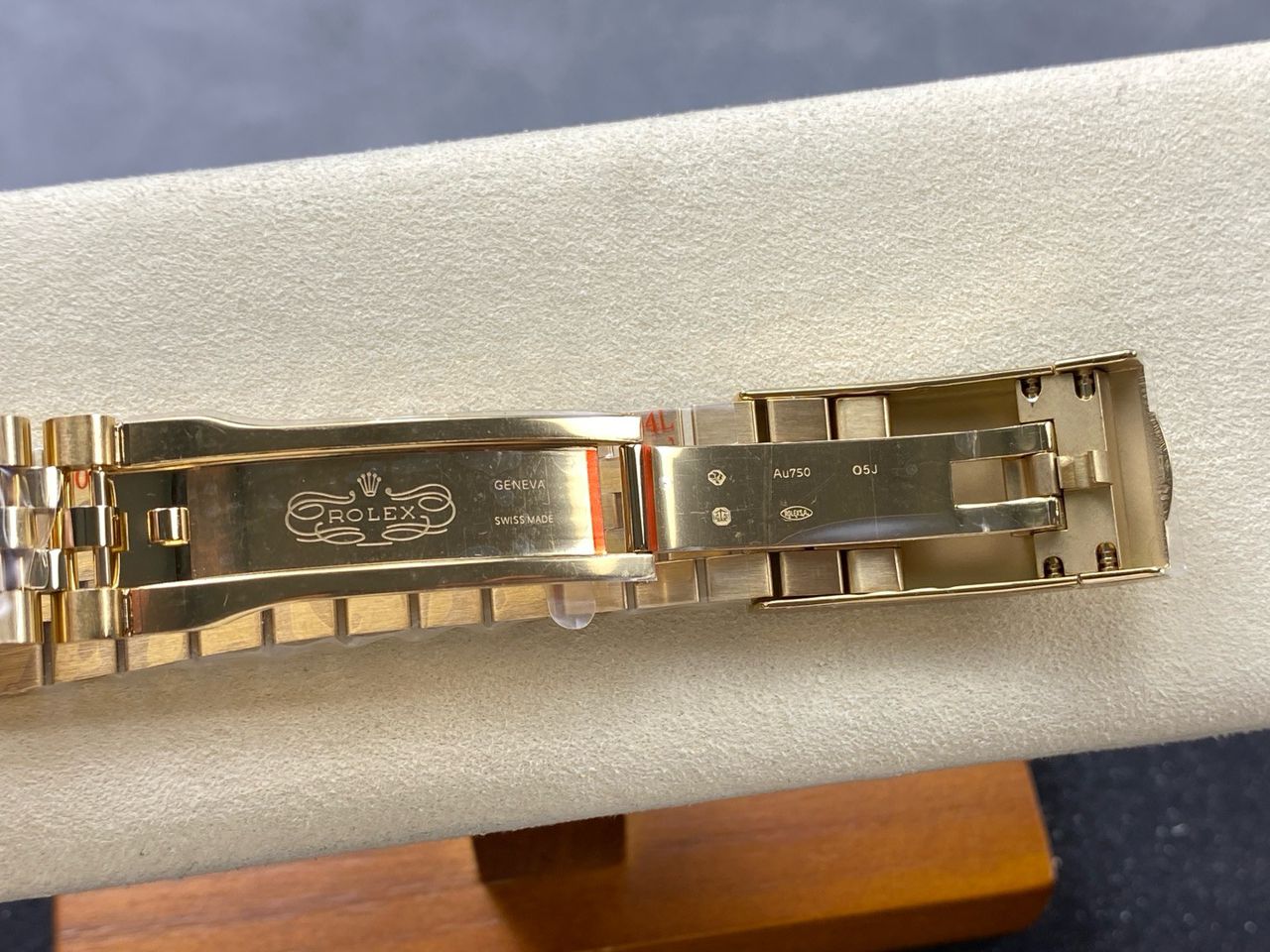 Noob Factory Rolex Sky-Dweller 336938-0008 42mm Yellow Gold Green Dial (12) Noob Factory Rolex Sky-Dweller 336938-0008 42mm Yellow Gold Green Dial (12)