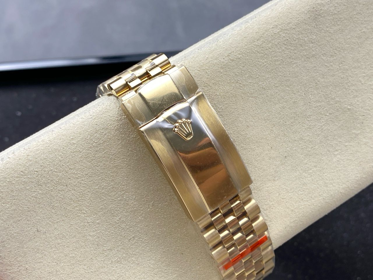 Noob Factory Rolex Sky-Dweller 336938-0008 42mm Yellow Gold Green Dial (16) Noob Factory Rolex Sky-Dweller 336938-0008 42mm Yellow Gold Green Dial (16)