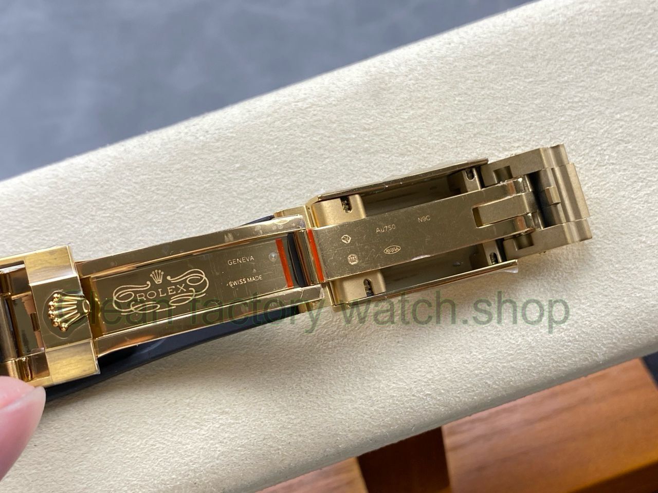 QF Factory Counterweight Rolex Daytona 126518LN-0014 40mm Yellow Gold Rubber Oysterflex Turquoise Blu (3) QF Factory Counterweight Rolex Daytona 126518LN-0014 40mm Yellow Gold Rubber Oysterflex Turquoise Blu (3)