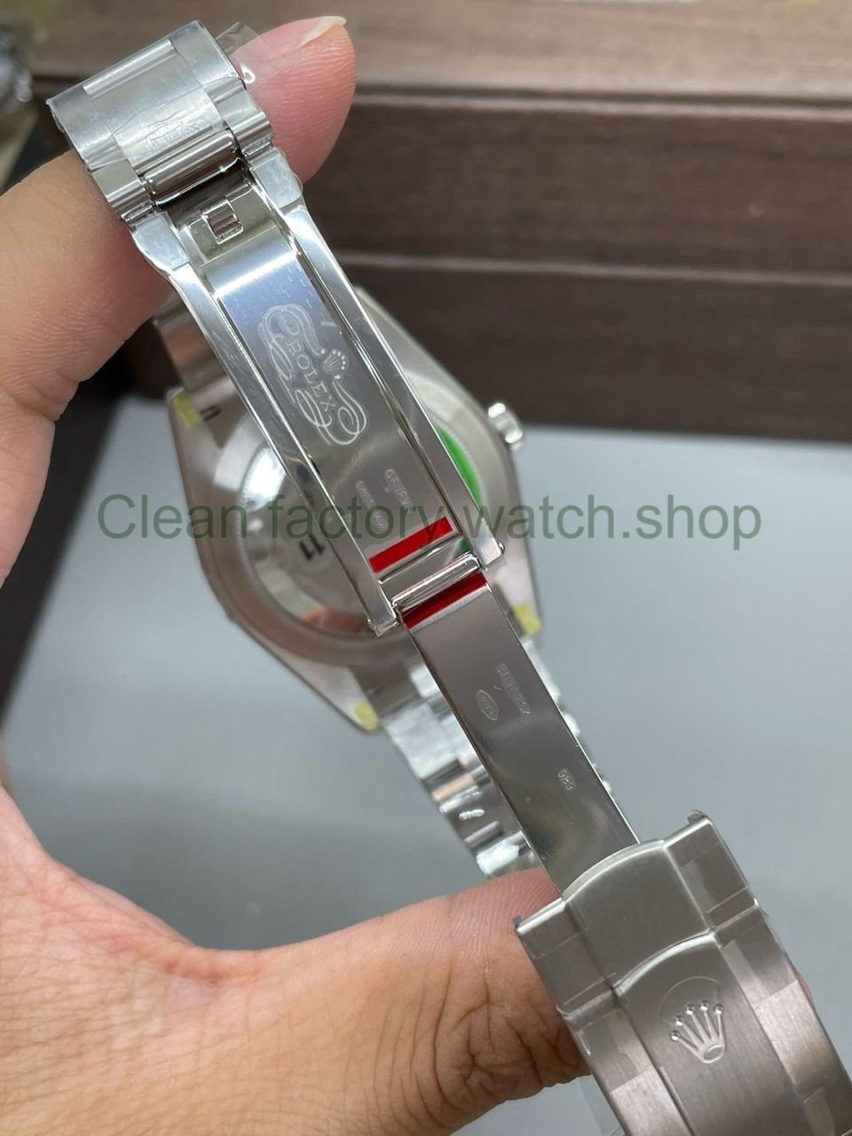 VS Factory Rolex Oyster Perpetual 124300 41mm Red Dial (8) VS Factory Rolex Oyster Perpetual 124300 41mm Red Dial (8)