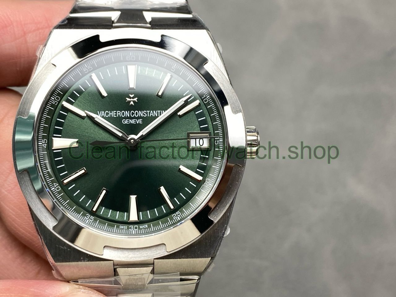 8F Factory Vacheron Constantin Overseas 4500V 41mm Full Steel Green Dial 3 Clean Factory Watch
