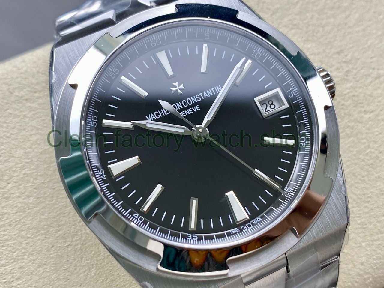 8F Factory Vacheron Constantin Overseas 4500V110A-B483 41mm Full Steel Black Dial (1) 8F Factory Vacheron Constantin Overseas 4500V110A-B483 41mm Full Steel Black Dial (1)