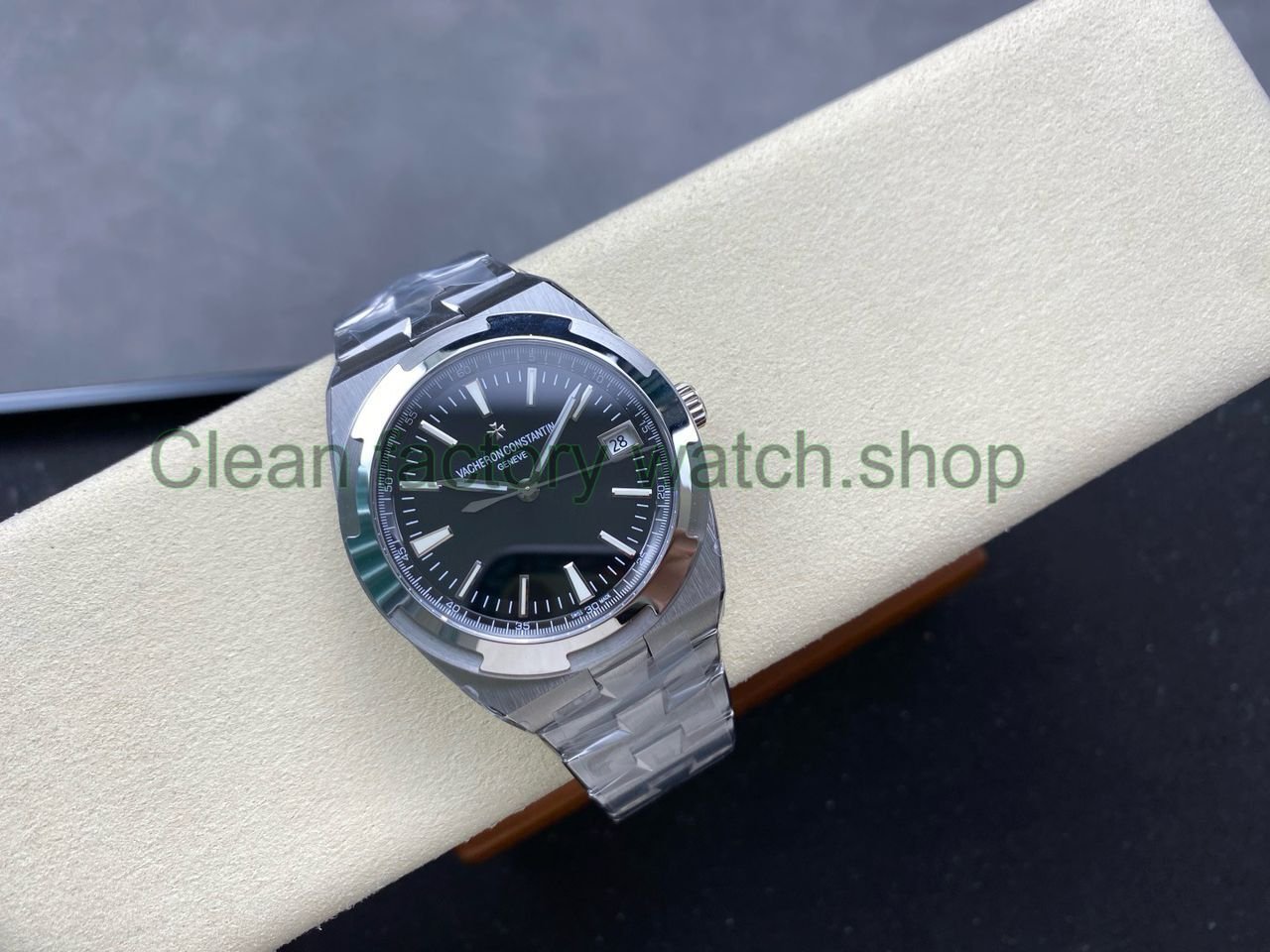 8F Factory Vacheron Constantin Overseas 4500V110A-B483 41mm Full Steel Black Dial (4) 8F Factory Vacheron Constantin Overseas 4500V110A-B483 41mm Full Steel Black Dial (4)