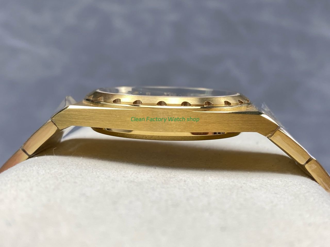 VC+ Factory Vacheron Constantin Historiques 222 Full Yellow Gold Black Dial (1) VC+ Factory Vacheron Constantin Historiques 222 Full Yellow Gold Black Dial (1)