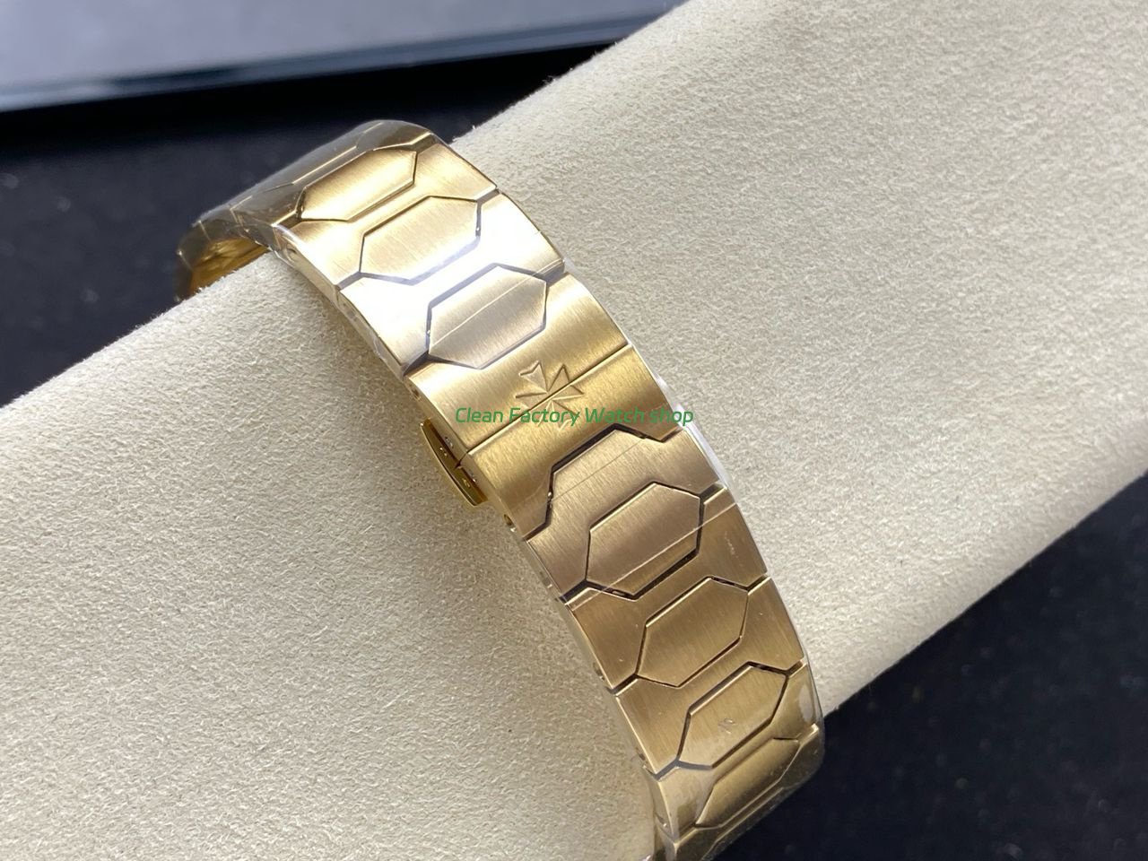 VC+ Factory Vacheron Constantin Historiques 222 Full Yellow Gold Black Dial (6) VC+ Factory Vacheron Constantin Historiques 222 Full Yellow Gold Black Dial (6)