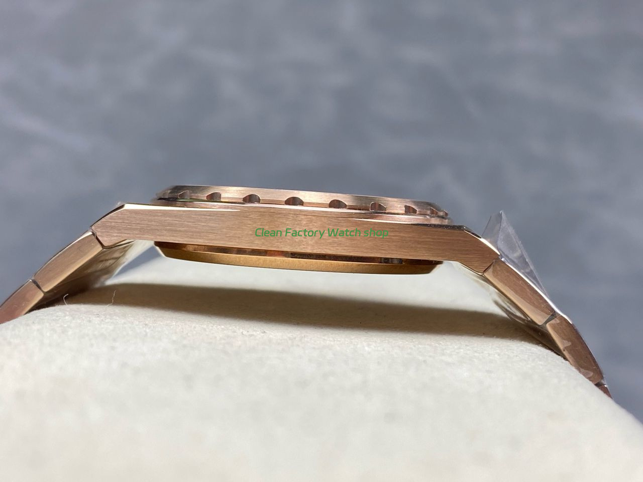 VC+ Factory Vacheron Constantin Historiques 222 Rose Gold Green Dial (5) VC+ Factory Vacheron Constantin Historiques 222 Rose Gold Green Dial (5)