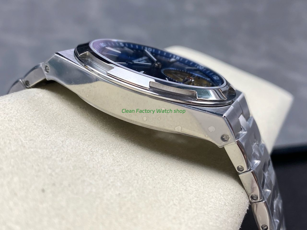 BBS Factory Vacheron Constantin Overseas Tourbillon 6000V-110A-B544 Blue Dial (6) BBS Factory Vacheron Constantin Overseas Tourbillon 6000V-110A-B544 Blue Dial (6)