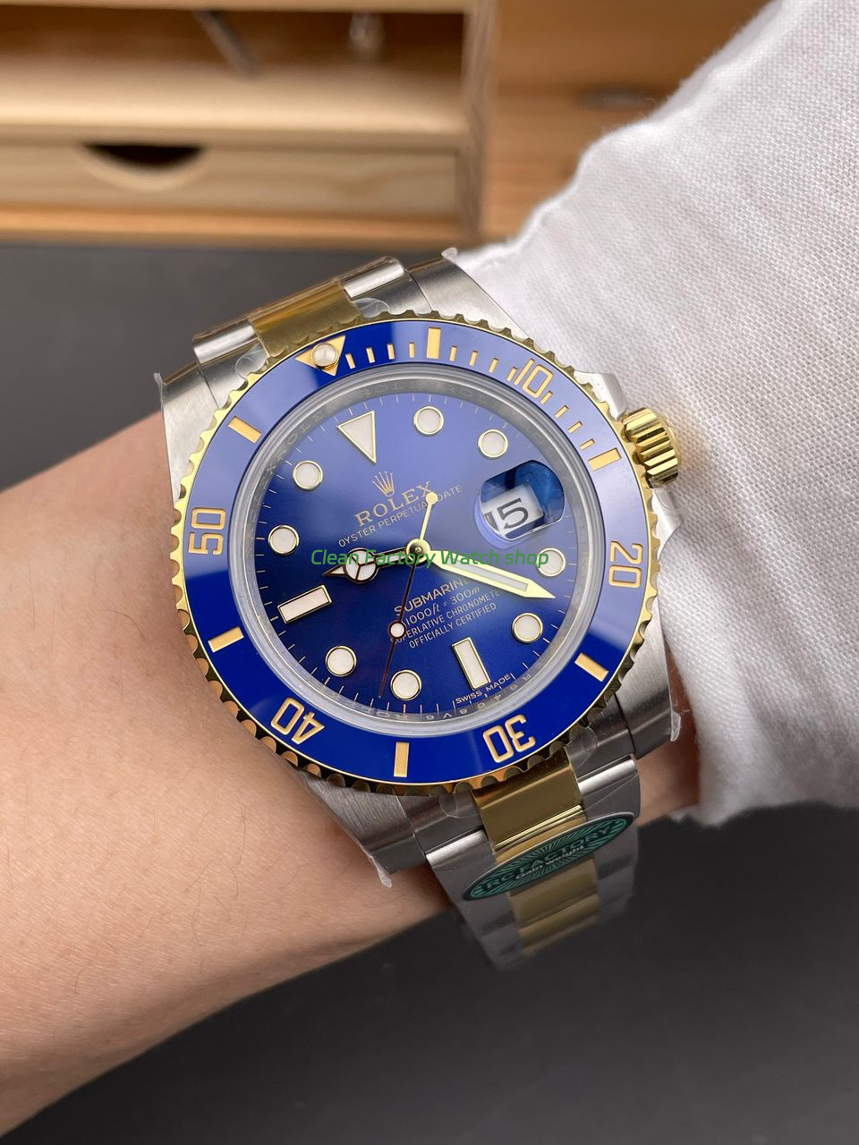 RC Factory Counterweight Rolex Submariner Date 116613LB 40mm Half Gold Blue Dial (1) RC Factory Counterweight Rolex Submariner Date 116613LB 40mm Half Gold Blue Dial (1)