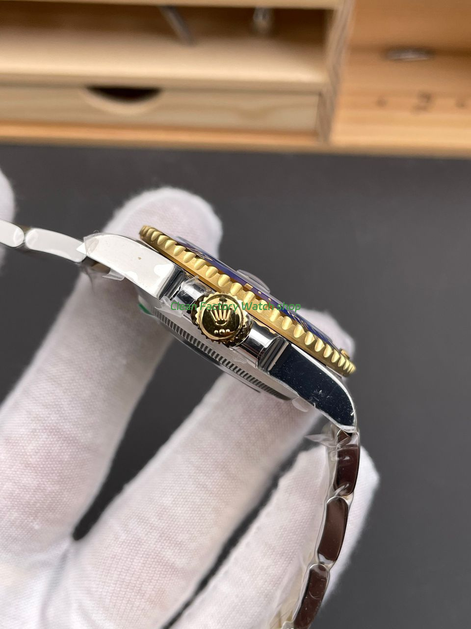 RC Factory Counterweight Rolex Submariner Date 116613LB 40mm Half Gold Blue Dial (10) RC Factory Counterweight Rolex Submariner Date 116613LB 40mm Half Gold Blue Dial (10)