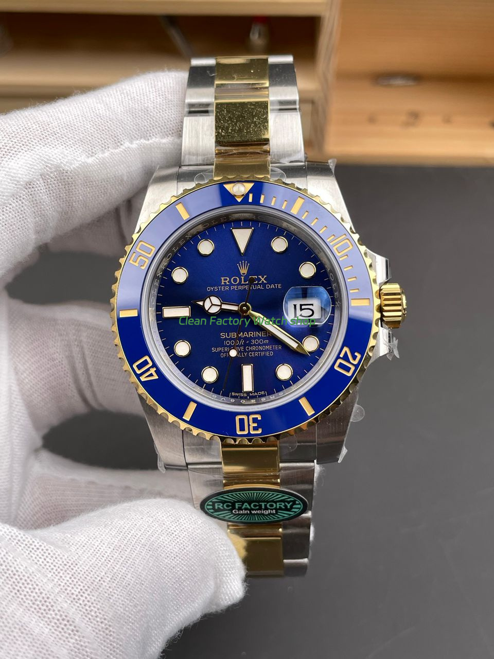 RC Factory Counterweight Rolex Submariner Date 116613LB 40mm Half Gold Blue Dial (9) RC Factory Counterweight Rolex Submariner Date 116613LB 40mm Half Gold Blue Dial (9)