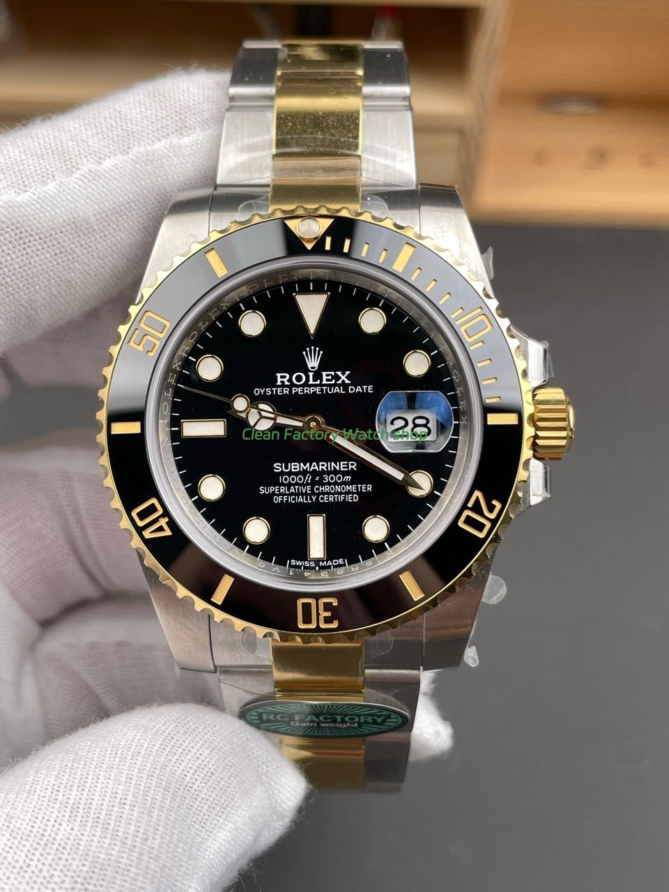 RC Factory Counterweight Rolex Submariner Date 116613LN 40mm Half Gold Black Dial 11 Clean Factory Watch