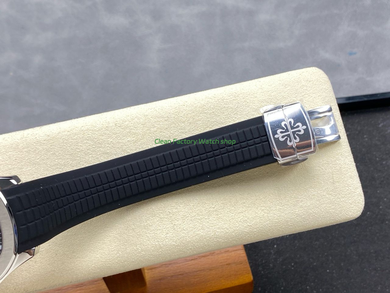 E7 Factory Patek Philippe Aquanaut 40mm 5167A-001 Black Rubber Strap Black Dial (9) E7 Factory Patek Philippe Aquanaut 40mm 5167A-001 Black Rubber Strap Black Dial (9)