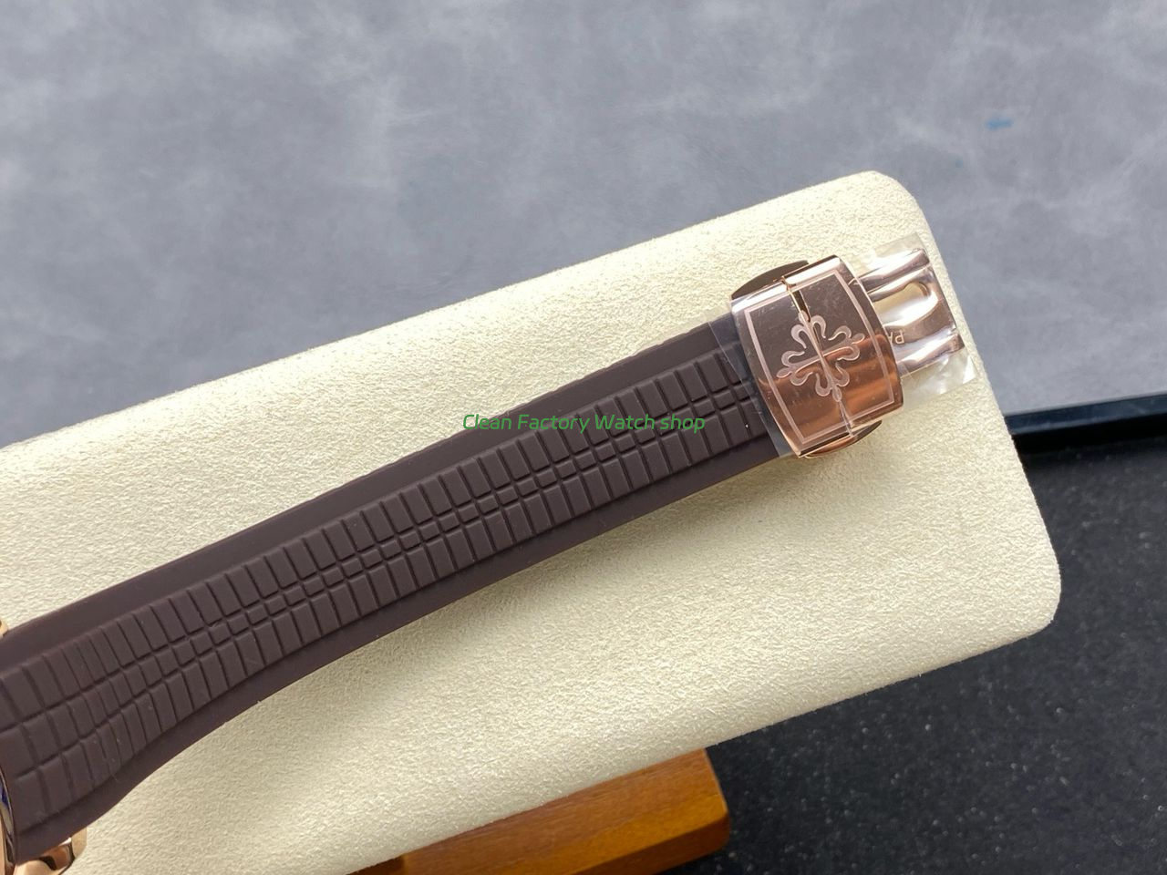 E7 Factory Patek Philippe Aquanaut 40mm 5167R-001 Rose Gold Rubber Strap Brown Dial (10) E7 Factory Patek Philippe Aquanaut 40mm 5167R-001 Rose Gold Rubber Strap Brown Dial (10)