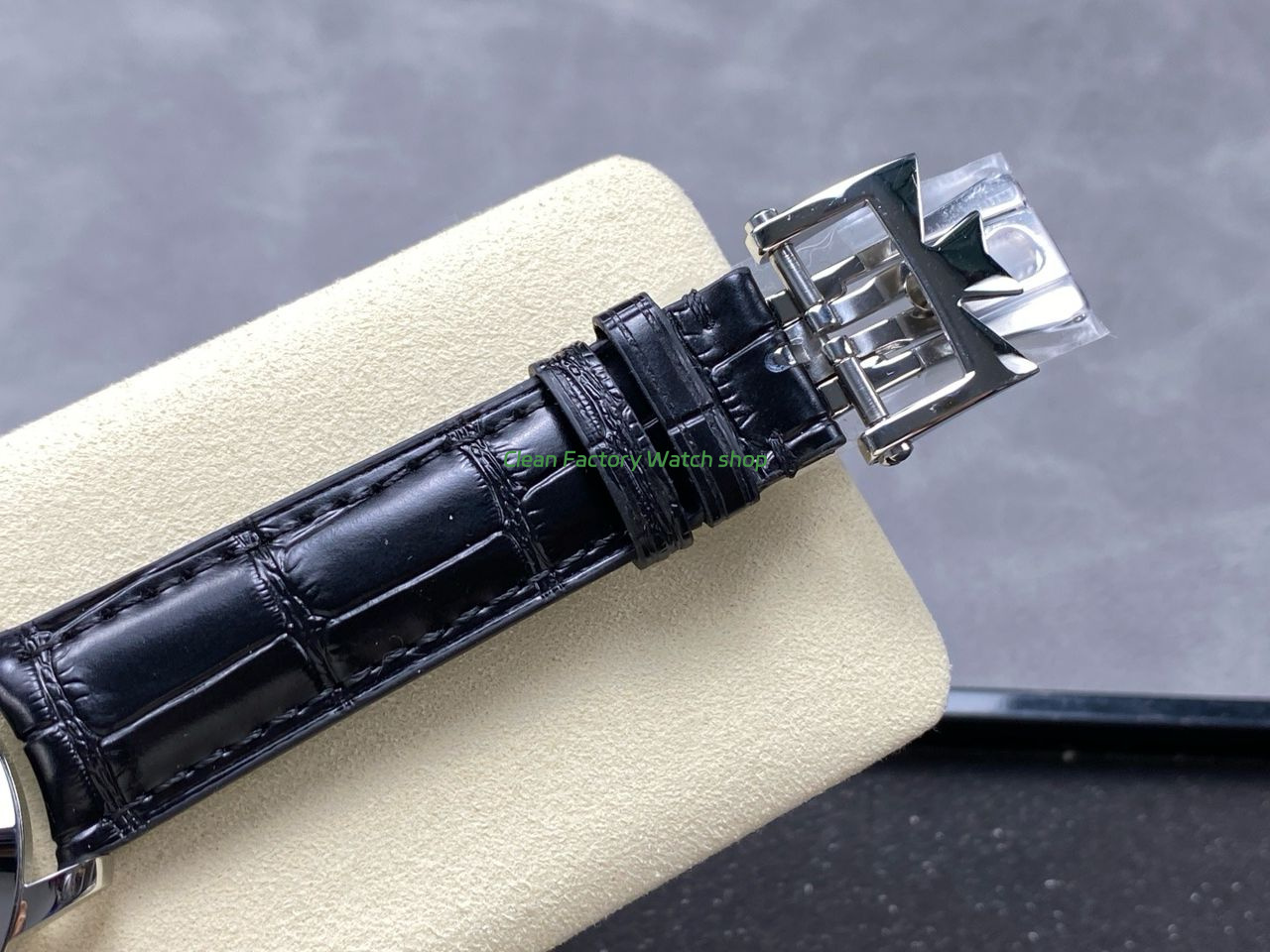 KM Factory Vacheron Constantin Patrimony 47200000G-9019 White Gold Black Dial (5) KM Factory Vacheron Constantin Patrimony 47200000G-9019 White Gold Black Dial (5)