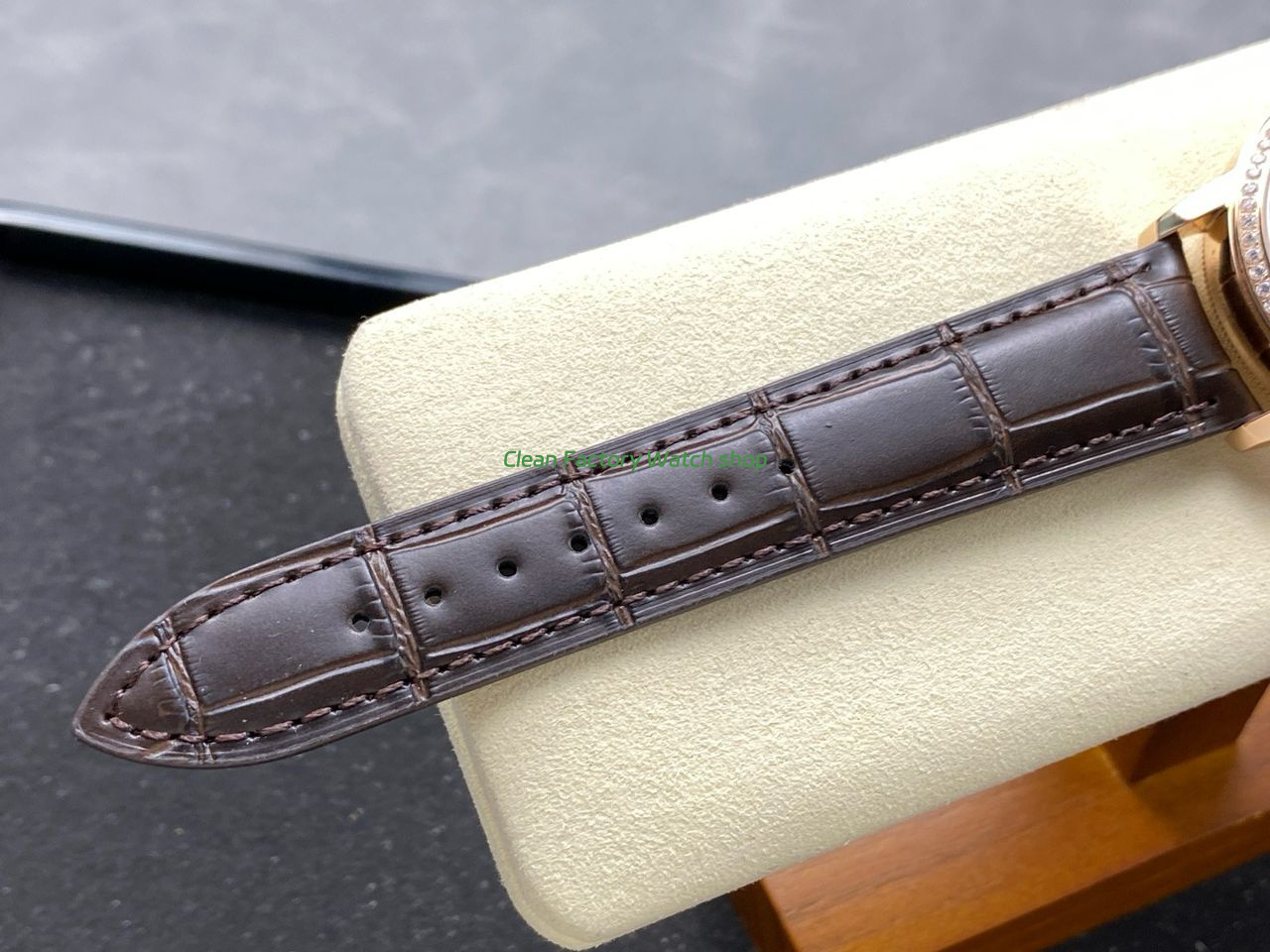 KM Factory Vacheron Constantin Patrimony 47200000J-9018 Rose Gold Diamond Bezel Black Dial (6) KM Factory Vacheron Constantin Patrimony 47200000J-9018 Rose Gold Diamond Bezel Black Dial (6)