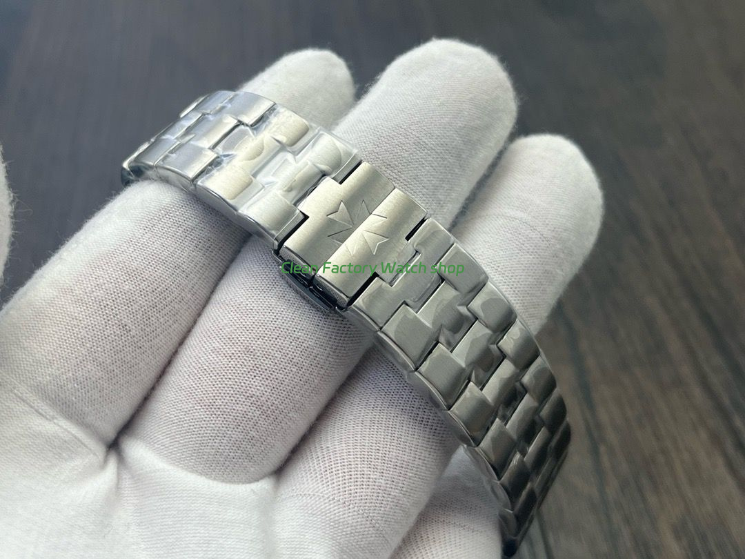MKF Factory Vacheron Constantin Overseas Dual Time 7900V-110A-B334 Blue Dial (7) MKF Factory Vacheron Constantin Overseas Dual Time 7900V-110A-B334 Blue Dial (7)
