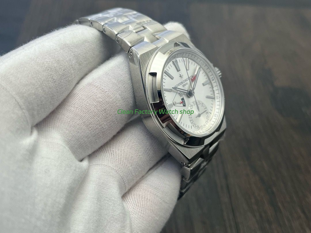MKF Factory Vacheron Constantin Overseas Dual Time 7900V110A-B333 Silver Dial (1) MKF Factory Vacheron Constantin Overseas Dual Time 7900V110A-B333 Silver Dial (1)