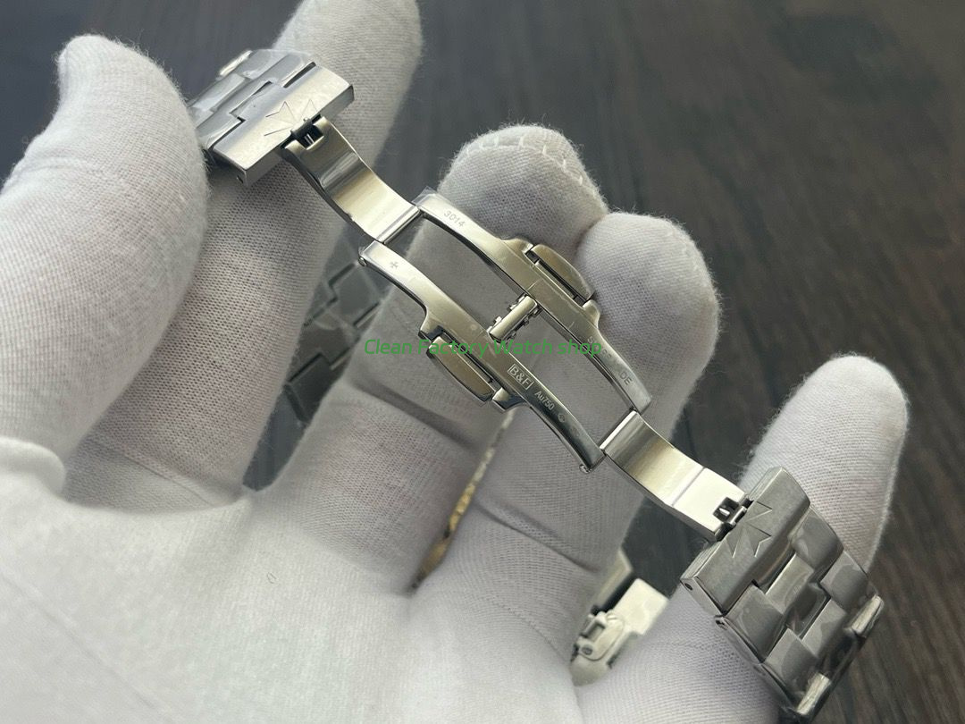 MKF Factory Vacheron Constantin Overseas Dual Time 7900V110A-B333 Silver Dial (9) MKF Factory Vacheron Constantin Overseas Dual Time 7900V110A-B333 Silver Dial (9)
