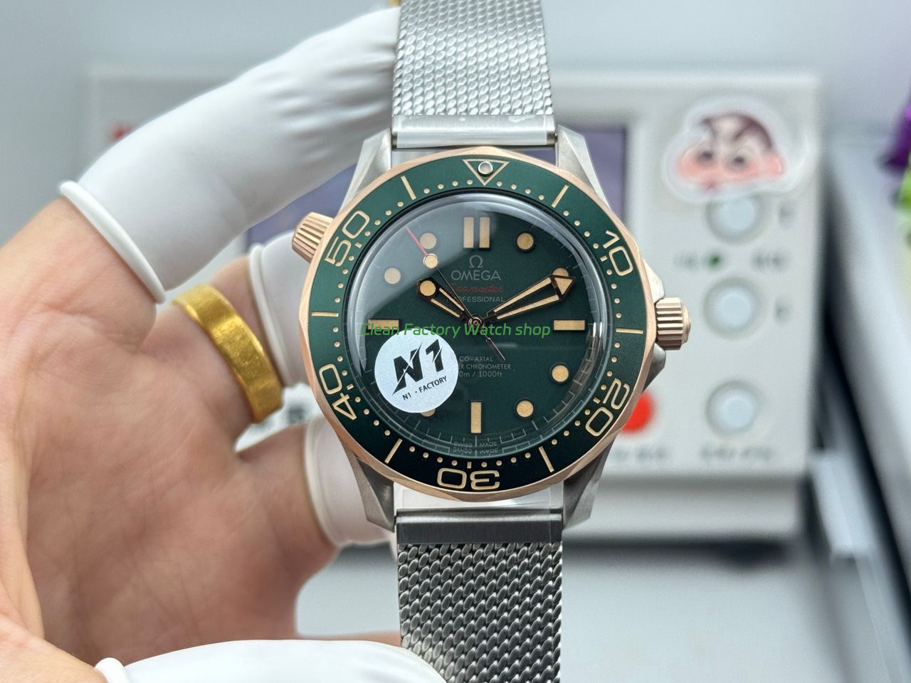 N1 Factory Omega Seamaster Diver 300M 210.90.42.20.10.001 42mm Green Dial 1 N1 Factory Omega Seamaster Diver 300M 210.90.42.20.10.001 42mm Green Dial 3 Clean Factory Watch