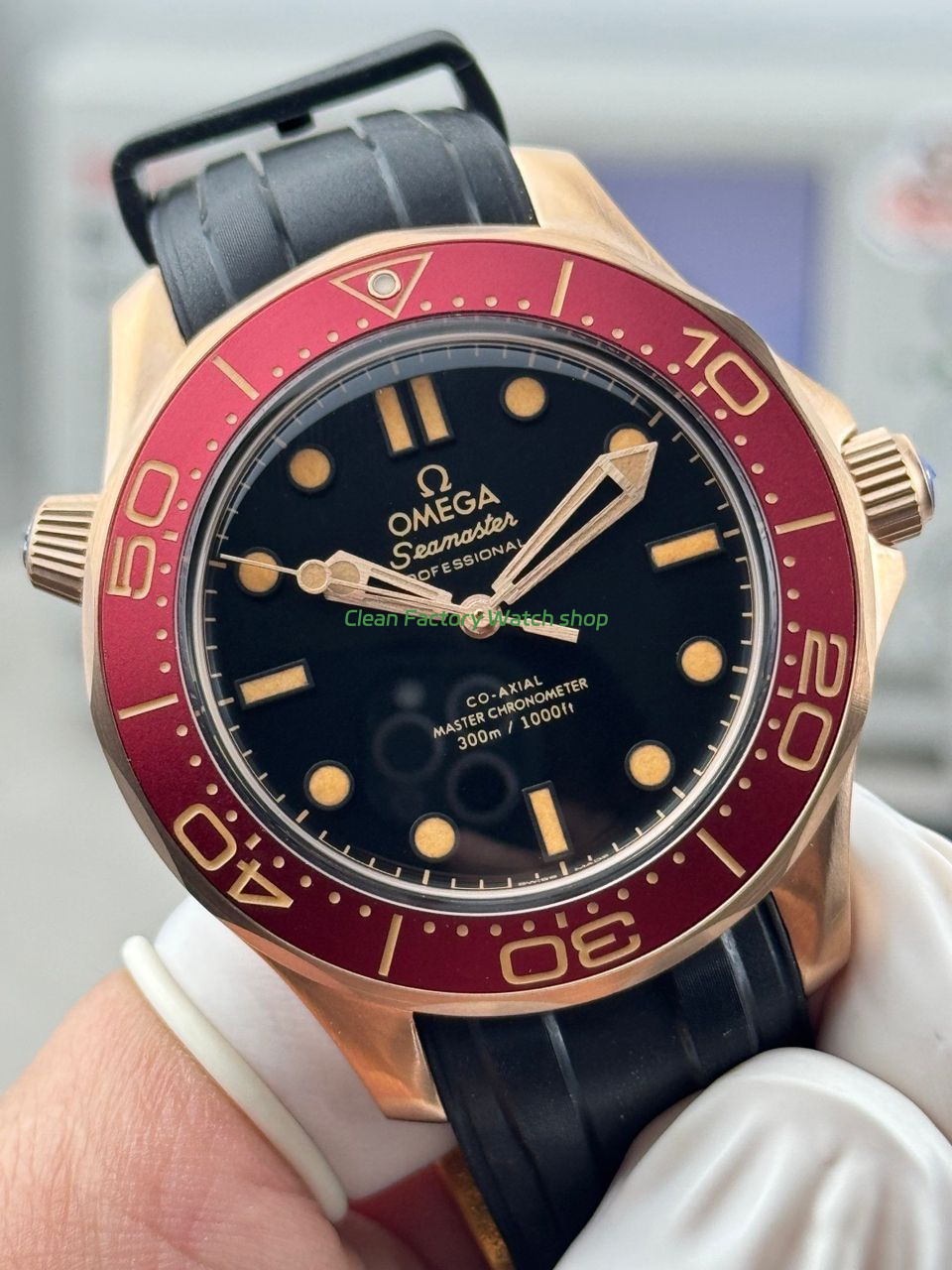 OVS Factory Omega Seamaster Diver 300M 210.90.42.20.01.003 42mm Rubber Strap Black Dial 3 OVS Factory Omega Seamaster Diver 300M 210.90.42.20.01.003 42mm Rubber Strap Black Dial 7 Clean Factory Watch