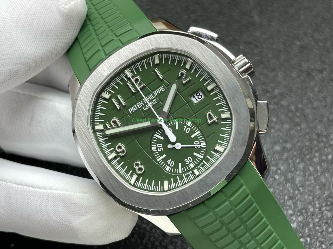 P1 Factory Patek Philippe Aquanaut 5968G-010 42mm White Gold Green Rubber Strap Green Dial (4) P1 Factory Patek Philippe Aquanaut 5968G-010 42mm White Gold Green Rubber Strap Green Dial (4)