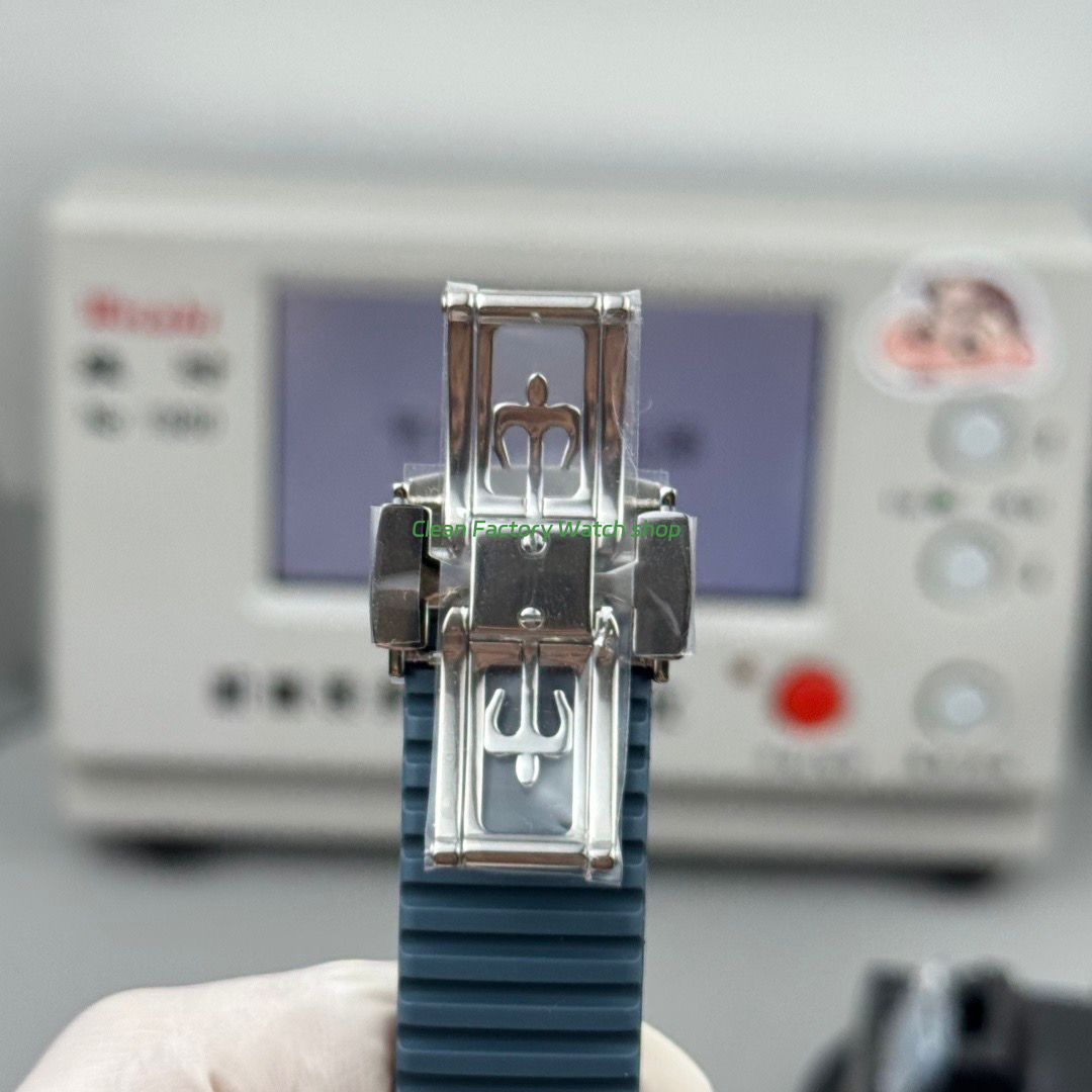 PP Factory Patek Philippe Aquanaut 5164G-001 40.8mm White Gold Rubber Strap Blue Dial (7) PP Factory Patek Philippe Aquanaut 5164G-001 40.8mm White Gold Rubber Strap Blue Dial (7)