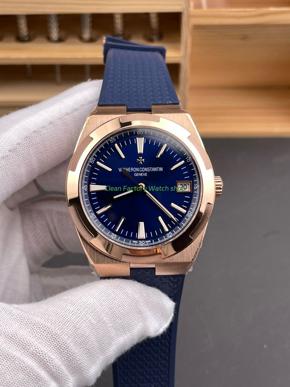 8F Factory Vacheron Constantin Overseas 4520V210R-B705 41mm Rode Gold Rubber Strap Blue Dial (1) 8F Factory Vacheron Constantin Overseas 4520V210R-B705 41mm Rode Gold Rubber Strap Blue Dial (1)