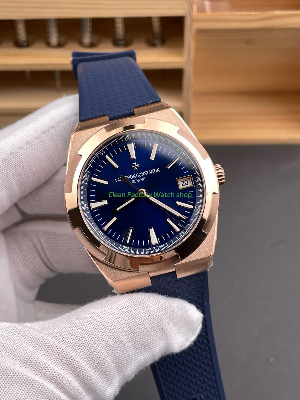 8F Factory Vacheron Constantin Overseas 4520V210R-B705 41mm Rode Gold Rubber Strap Blue Dial (2) 8F Factory Vacheron Constantin Overseas 4520V210R-B705 41mm Rode Gold Rubber Strap Blue Dial (2)