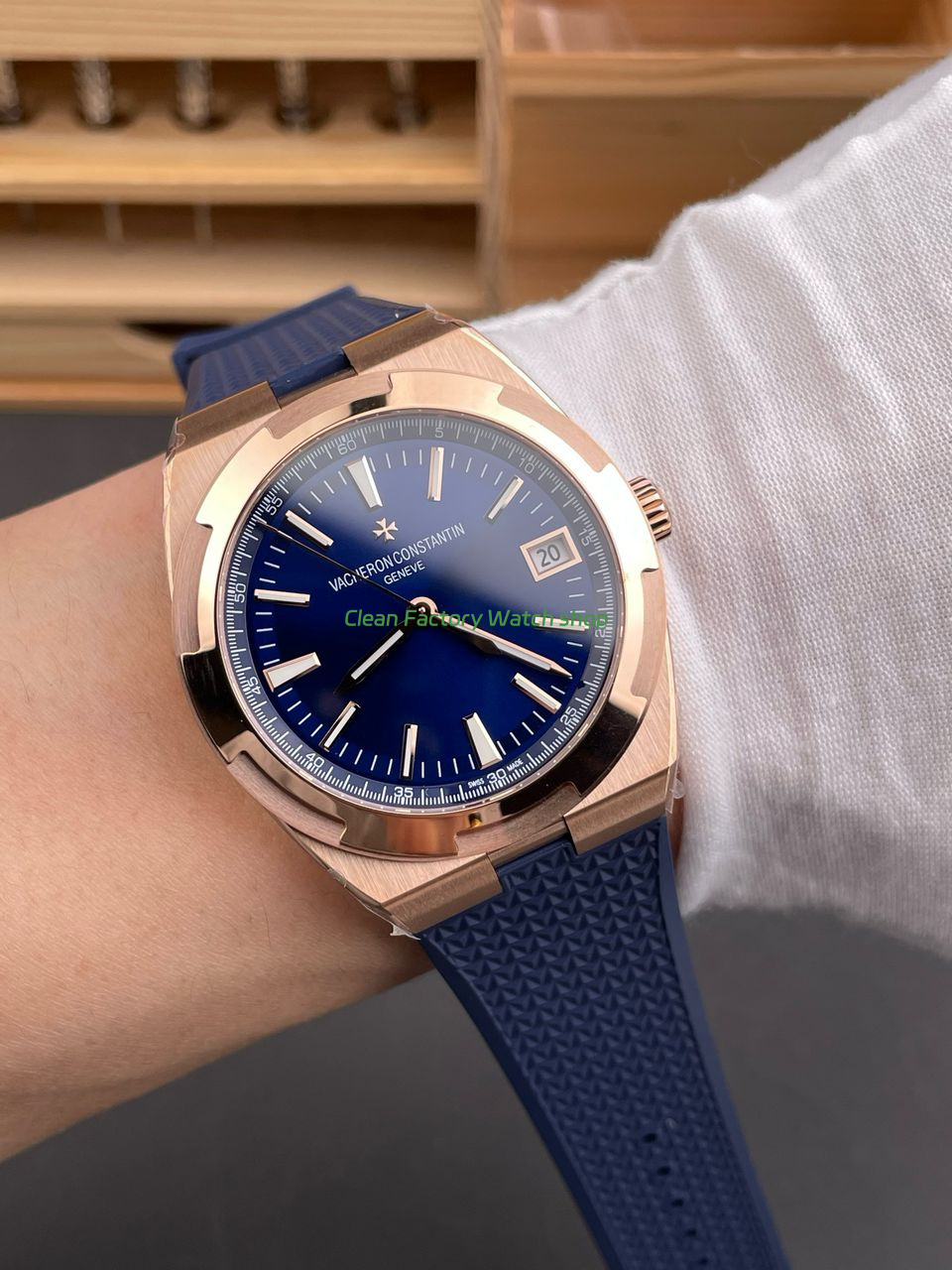 8F Factory Vacheron Constantin Overseas 4520V210R-B705 41mm Rode Gold Rubber Strap Blue Dial (6) 8F Factory Vacheron Constantin Overseas 4520V210R-B705 41mm Rode Gold Rubber Strap Blue Dial (6)