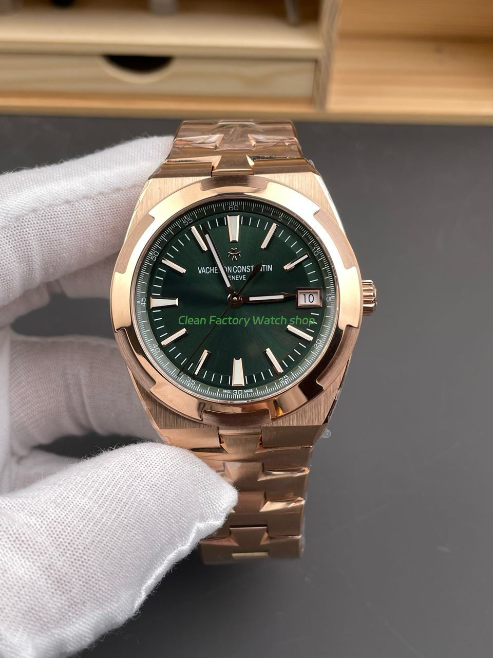 8F Factory Vacheron Constantin Overseas 4520V210R-B967 41mm Full Rose Gold Green Dial (7) 8F Factory Vacheron Constantin Overseas 4520V210R-B967 41mm Full Rose Gold Green Dial (7)