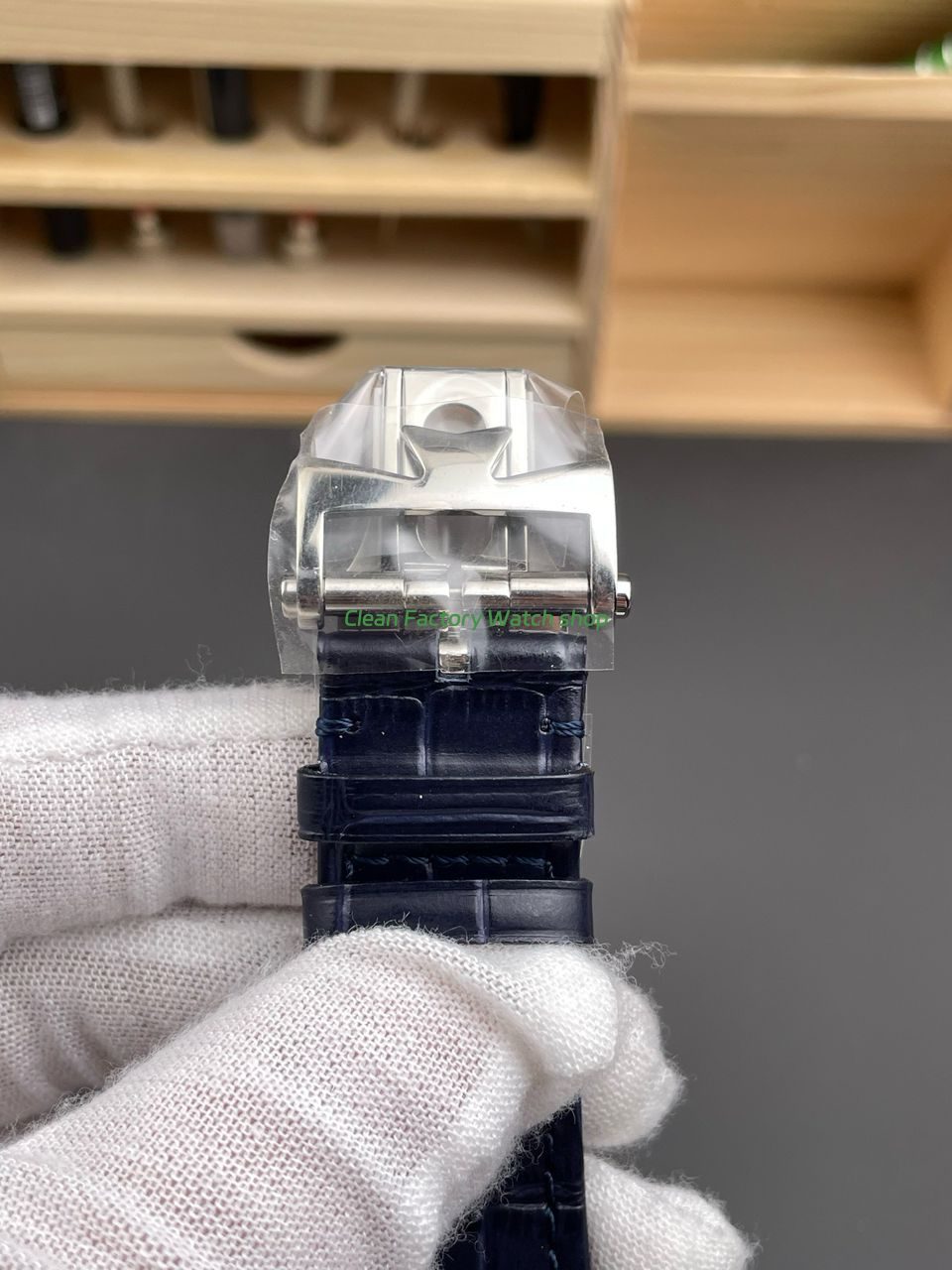 MKS Factory Vacheron Constantin Overseas 47040000A-9008 Leather Strap Arabic Numerals Blue Dial (3) MKS Factory Vacheron Constantin Overseas 47040000A-9008 Leather Strap Arabic Numerals Blue Dial (3)