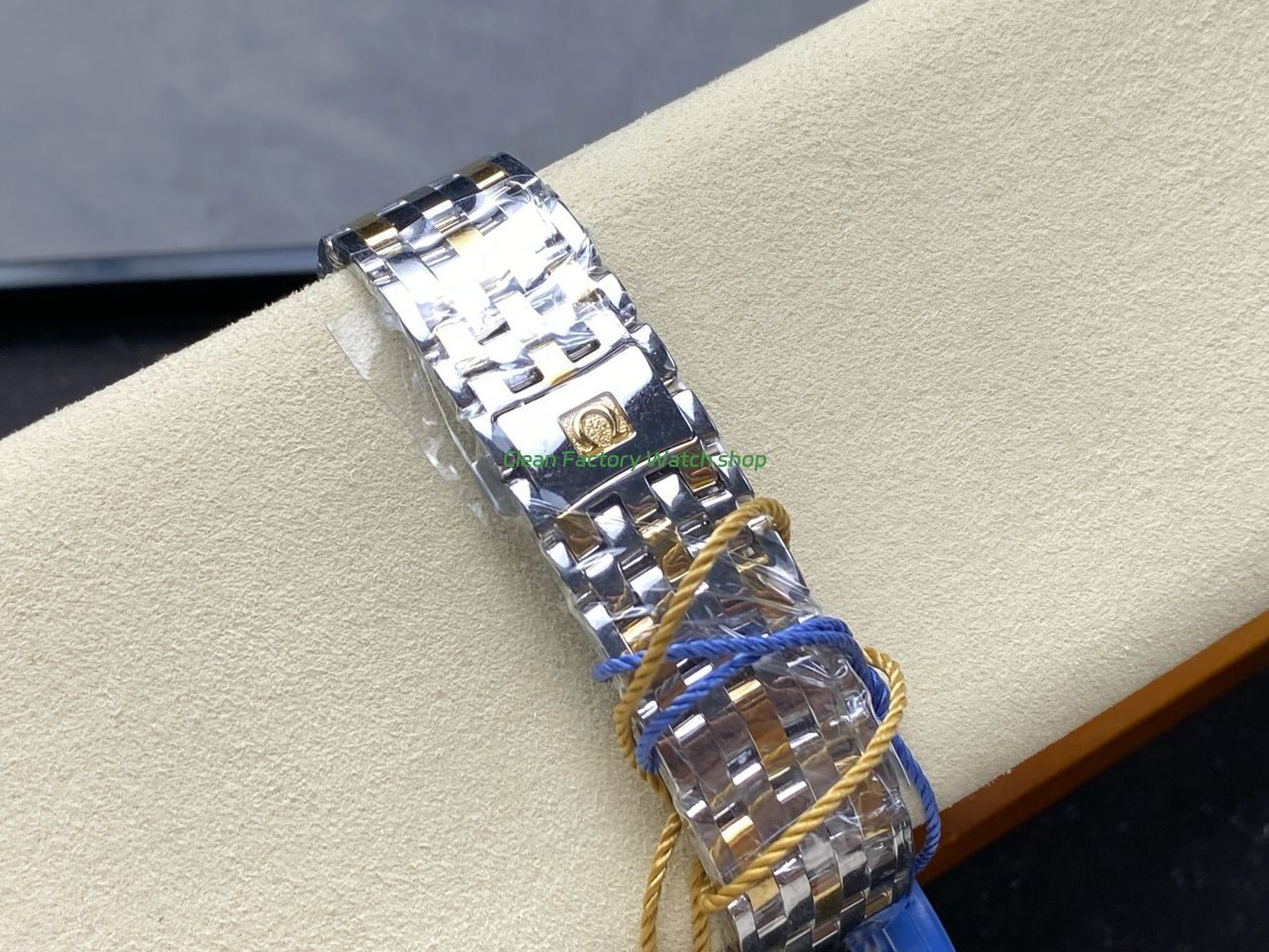 N1 Factory Omega De Ville Co-Axial 424.20.40.20.02.001 39.5mm Half Yellow Gold Roman Number Silver Dial (2) N1 Factory Omega De Ville Co-Axial 424.20.40.20.02.001 39.5mm Half Yellow Gold Roman Number Silver Dial (2)
