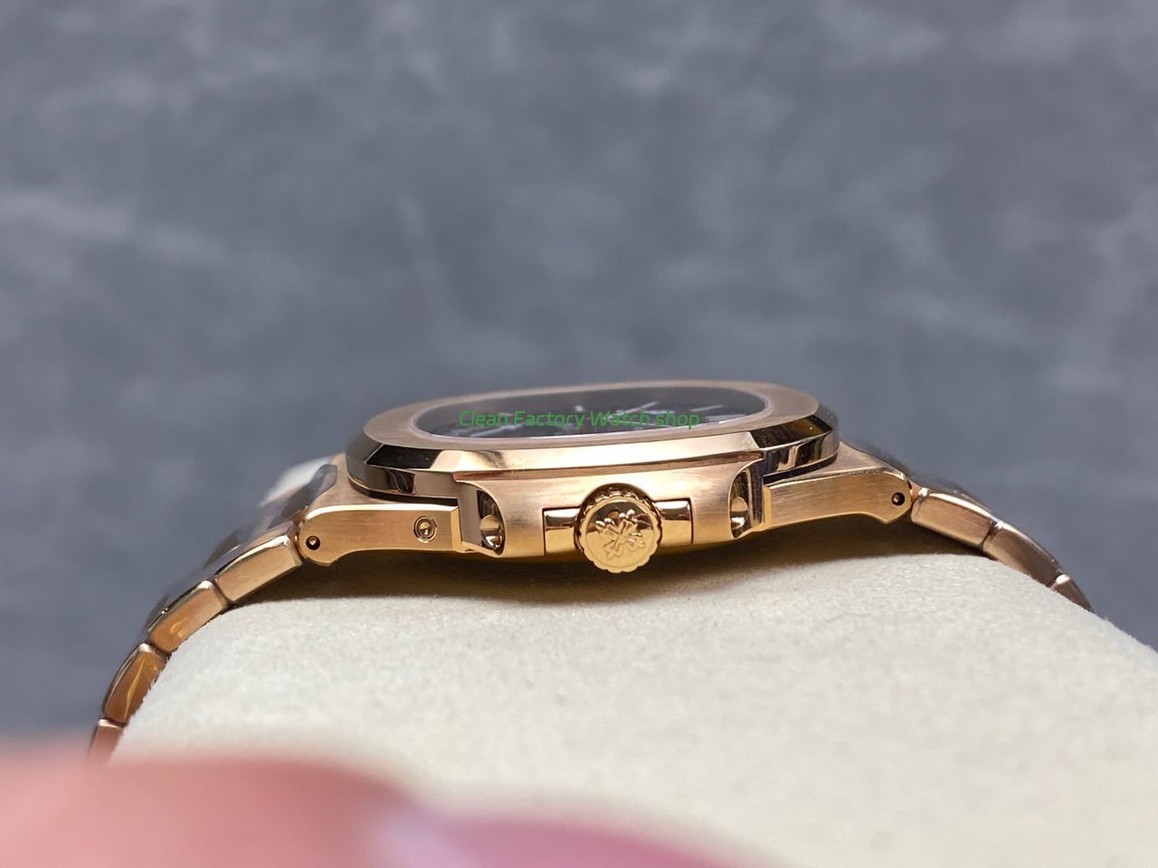 OME Factory Patek Philippe Nautilus 57121R Full Rose Gold Brown Dial (3) OME Factory Patek Philippe Nautilus 57121R Full Rose Gold Brown Dial (3)