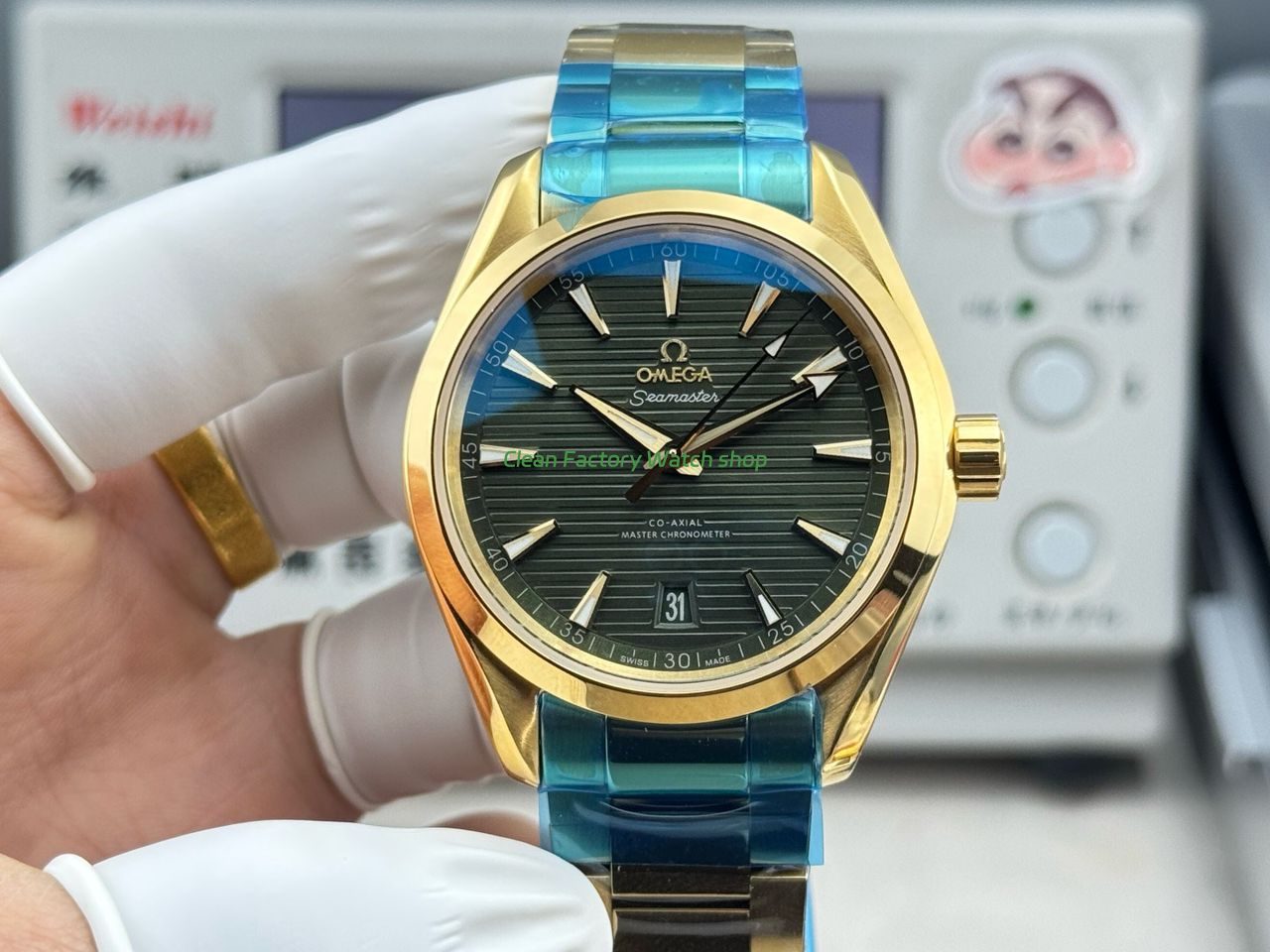 OVS Factory Omega Seamaster Aqua Terra 220.50.41.21.10.001 41mm Full Yellow Gold Green Dial 1 OVS Factory Omega Seamaster Aqua Terra 220.50.41.21.10.001 41mm Full Yellow Gold Green Dial 7 Clean Factory Watch
