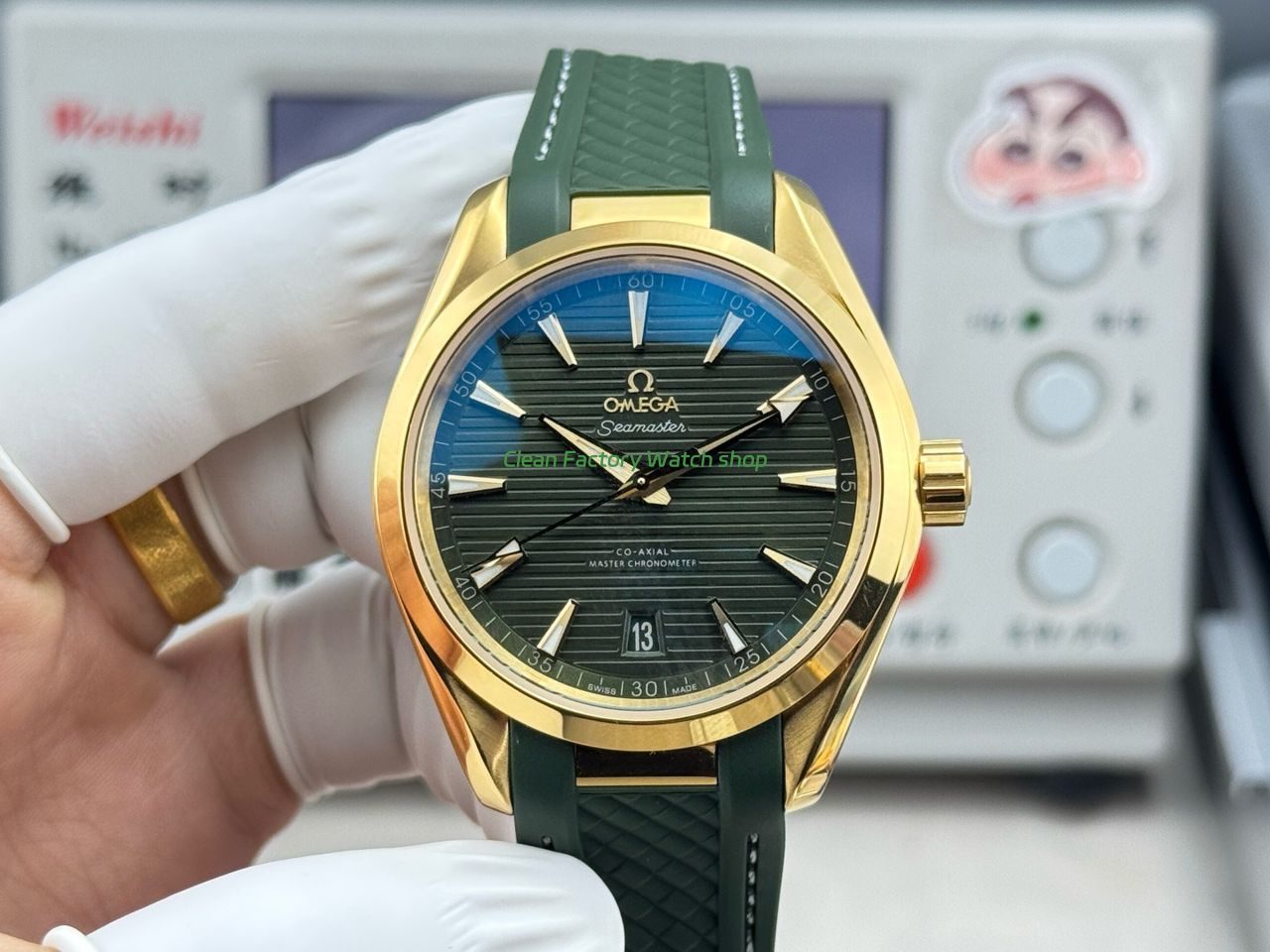OVS Factory Omega Seamaster Aqua Terra 220.52.41.21.10.001 41mm Yellow Gold Green Rubber Strap Green Dial 1 OVS Factory Omega Seamaster Aqua Terra 220.52.41.21.10.001 41mm Rose Gold Green Rubber Strap Green Dial 7 Clean Factory Watch
