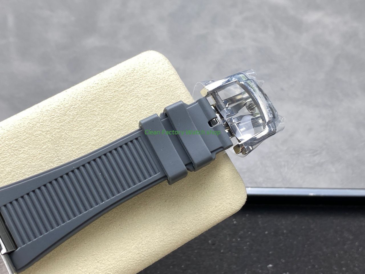 TW Factory Patek Philippe Nautilus 57261A-001 40mm Grey Rubber Strap Diamond Bezel Gradient Grey Dial (5) TW Factory Patek Philippe Nautilus 57261A-001 40mm Grey Rubber Strap Diamond Bezel Gradient Grey Dial (5)