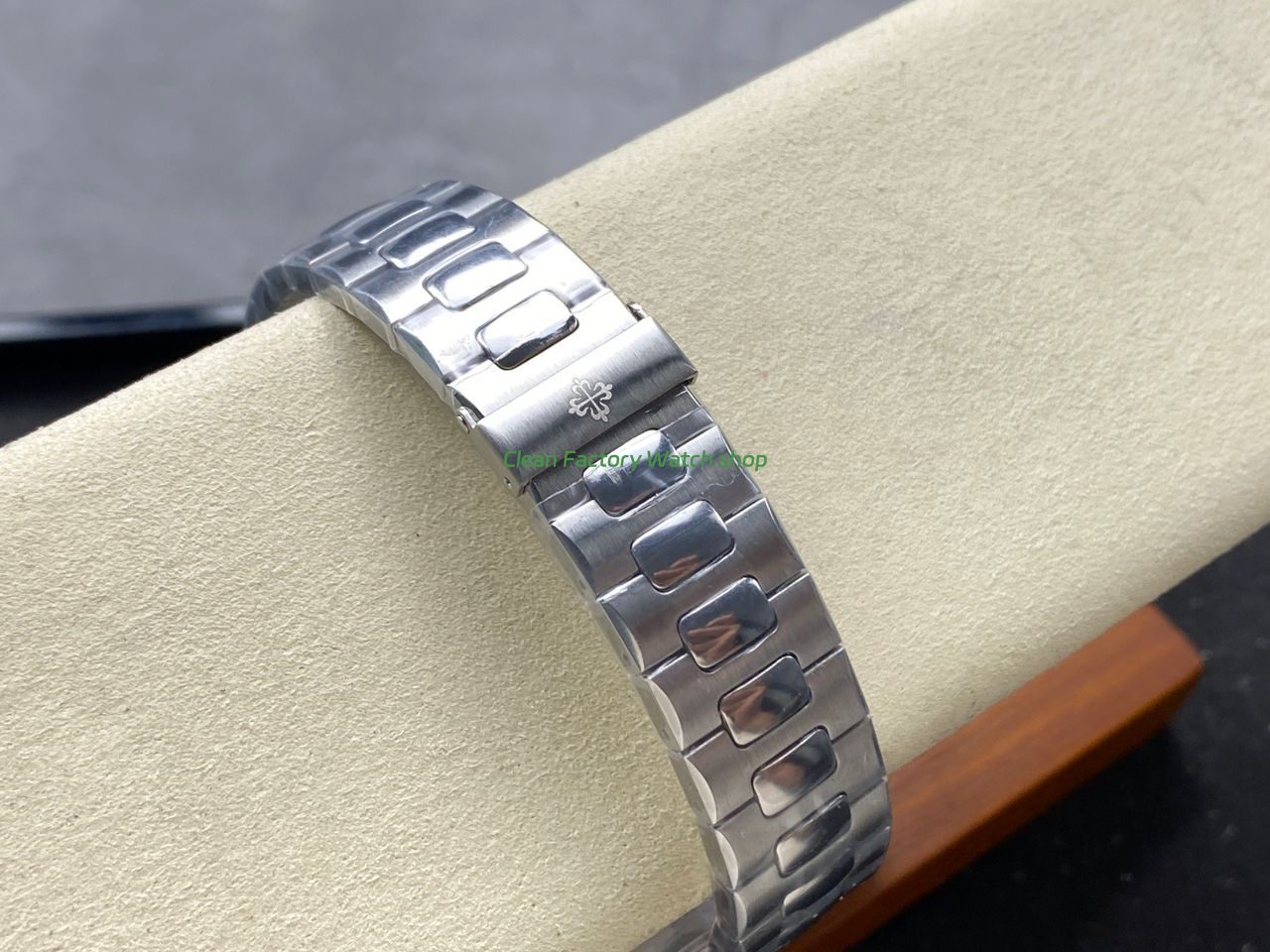 TW Factory Patek Philippe Nautilus 57261A-014 40mm Full Steel Diamond Bezel Blue Dial (1) TW Factory Patek Philippe Nautilus 57261A-014 40mm Full Steel Diamond Bezel Blue Dial (1)
