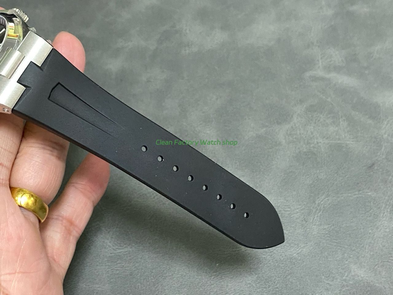 TWA Factory Vacheron Constantin Overseas Dual Time 47450000W-9511 42mm Rubber Strap Grey Dial (3) TWA Factory Vacheron Constantin Overseas Dual Time 47450000W-9511 42mm Rubber Strap Grey Dial (3)